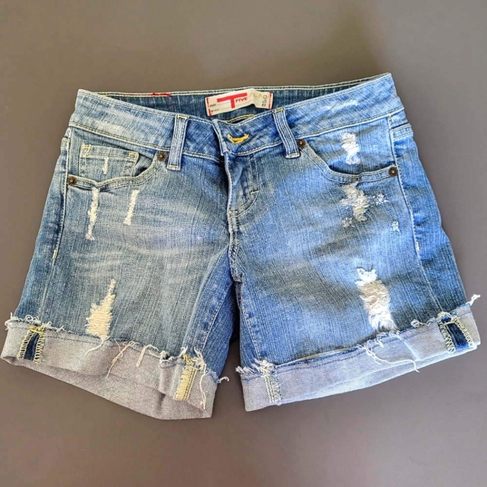 NWOT Tfive Distressed  Denim Shorts, Size 1